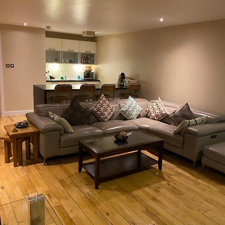 City Centre 2 Bedroom Apartment, Secure Parking. Glasgow Eksteriør bilde