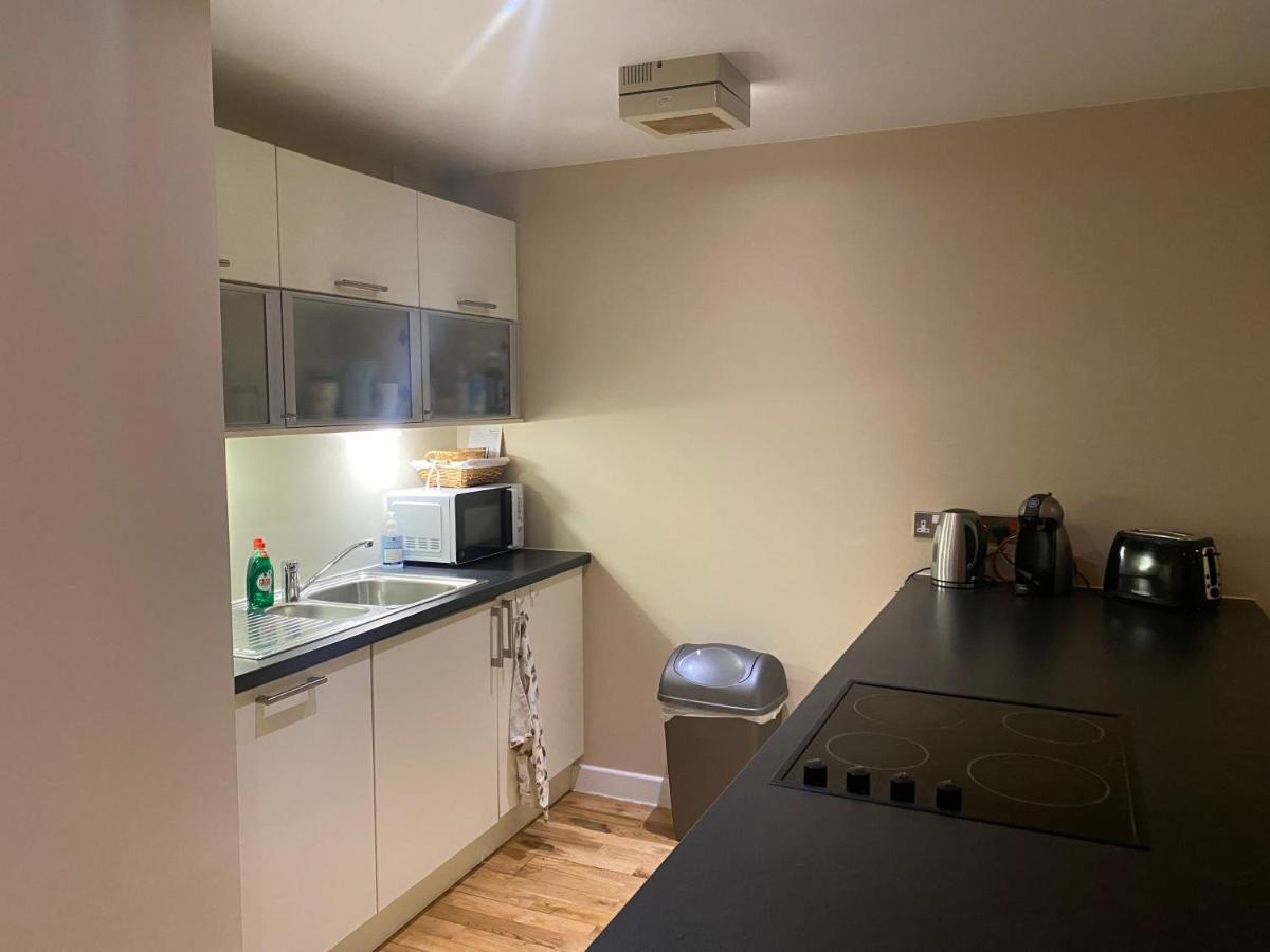 City Centre 2 Bedroom Apartment, Secure Parking. Glasgow Eksteriør bilde