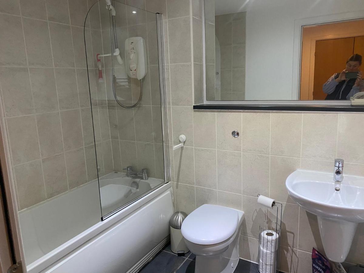City Centre 2 Bedroom Apartment, Secure Parking. Glasgow Eksteriør bilde